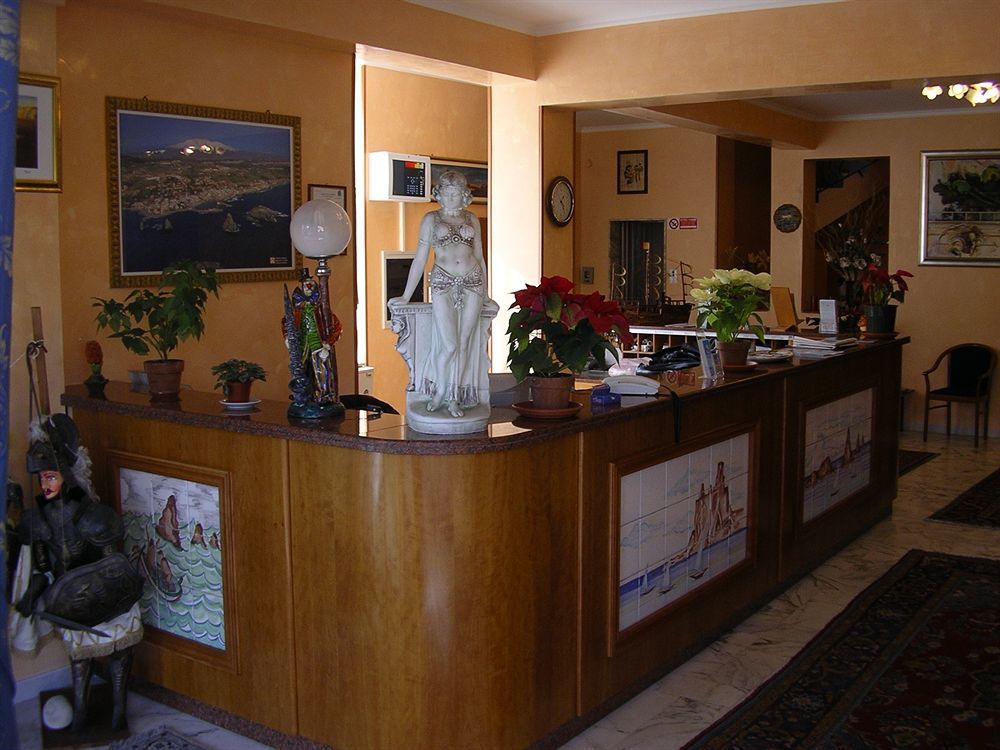 Hotel Malavoglia Aci Castello Exterior photo